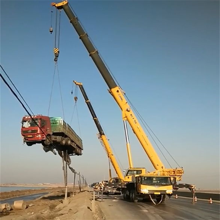 银海汽车吊车救援多少钱